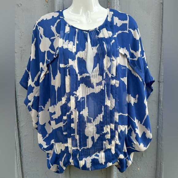 Diane Von Furstenberg Blue Silk Khalila Chiffon blouse, size Small - Picture 6 of 12